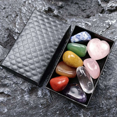 Cajita básica con piedras naturales del equilibrio de los 7 chakras