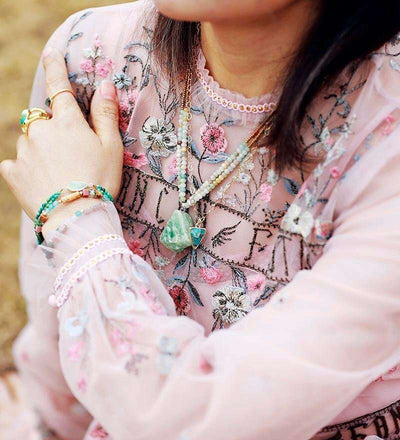 Collier en pierre naturelle et pendentif géométrique en Amazonite