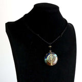 Collier amulette 7 chakras en Orgonite