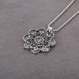 Collier de méditation fleur de lotus