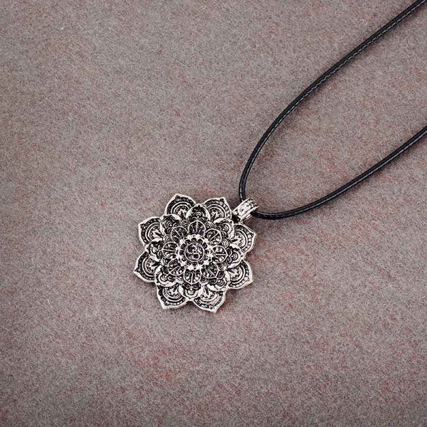 Collier de méditation fleur de lotus