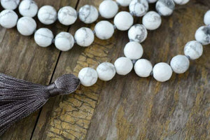 Mala Tibet de 108 perles avec pierres de howlite