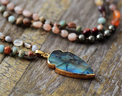 Collier de perles en labradorite, jaspe, quartz et agate